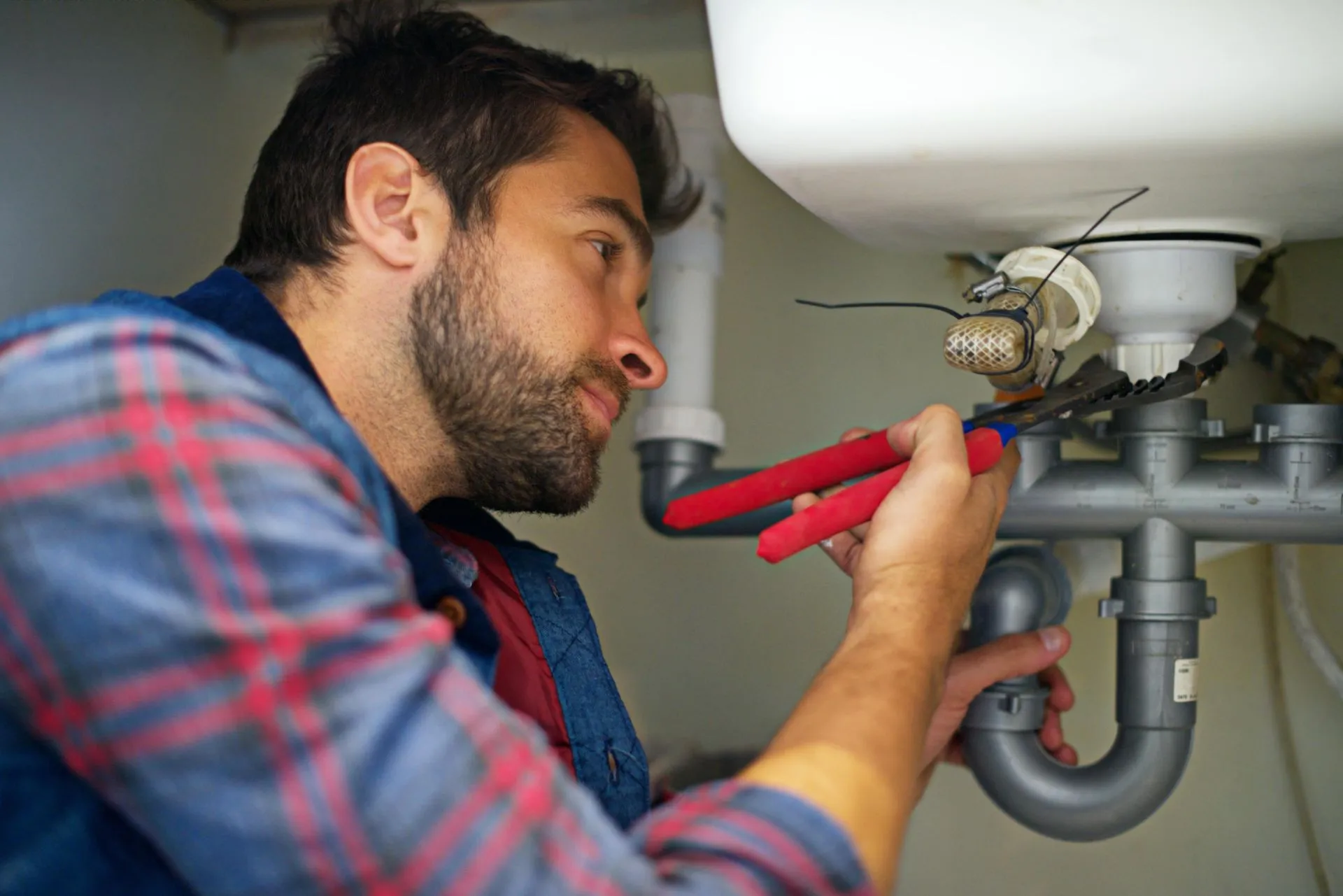 Comparing DIY vs. Professional Drain Cleaning: Why Professionals Have the Edge